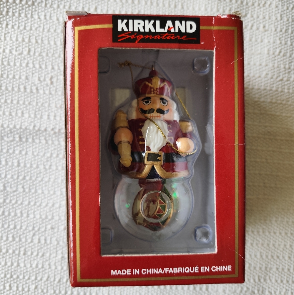 4/$50⭐️Kirkland Signature Waterglobe Ornament Nutcracker